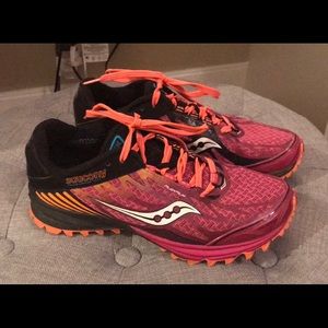 Saucony Women's Peregrine 4 Trail-Running Shoe 6.5